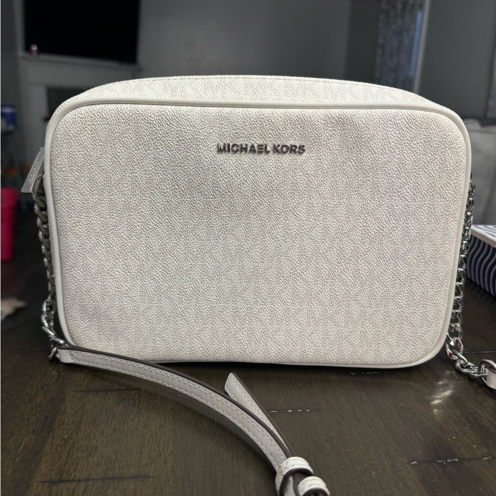 Michael Kors white and silver jet set crossbody